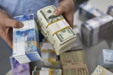 أربعة أسباب تجعل أثرياء العالم يودِعون أموالهم في البنوك السويسرية