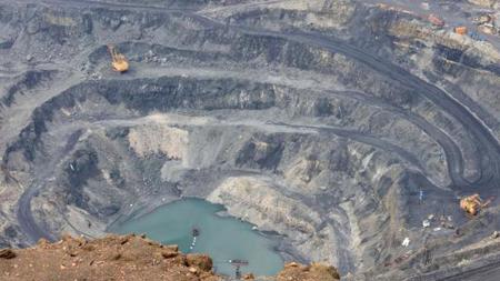 بدء العمل في "غار جبيلات" أحد أكبر مناجم الحديد في العالم