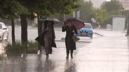 الأرصاد التركية تطلق تحذير شديد اللهجة من الفيضانات والسيول في 20 محافظة