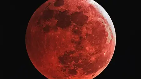خسوف كلّيّ للقمر «قمر الدمّ» في 28 آب.. ويُرى من تركيا عند الفجر