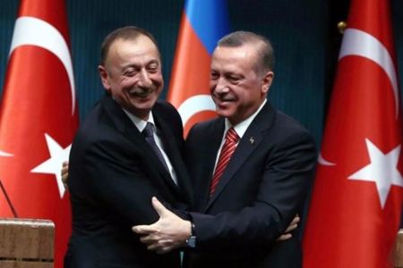 أردوغان يهنئ علييف بالذكرى السنوية لإعلان جمهورية أذربيجان