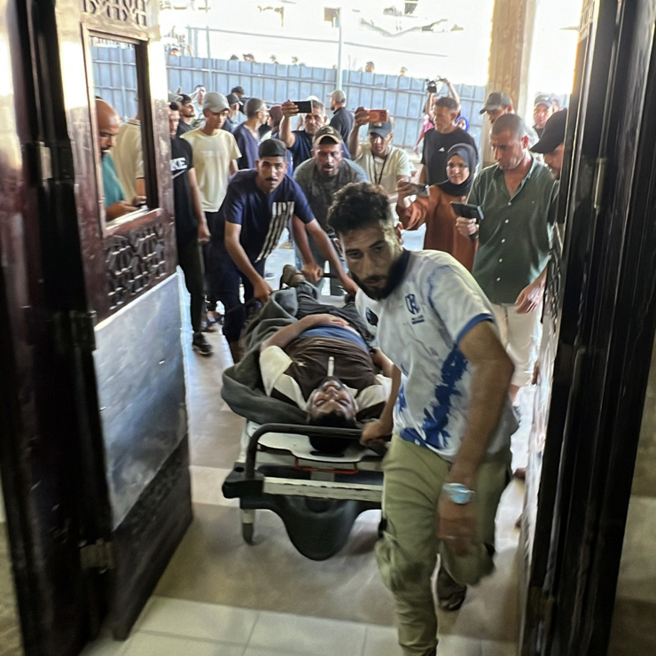الاحتلال يخرق الهدنة مجدّداً: إصابة 8 فلسطينيّين بغاراتٍ على خيام النازحين في غزّة