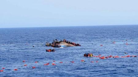 غرق قارب يحمل مهاجرين غير نظاميين بين الصحراء الغربية وجزر الكناري
