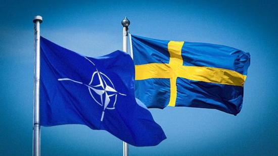 السويد توقع وثيقة طلب عضوية الناتو