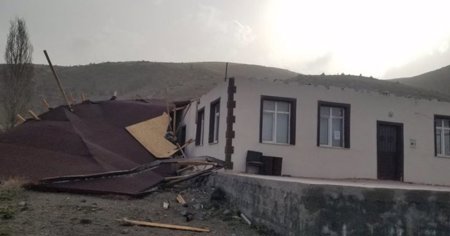 عاصفة قوية تضرب قرى ولاية نوشهير التركية