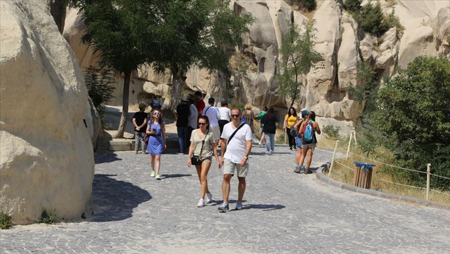 ارتفاع أعداد السياح الوافدين إلى كبادوكيا" التركية في 7 أشهر