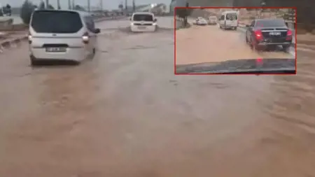 أمطار غزيرة تغرق شوارع غازي عنتاب وتعلّق السيارات في المياه