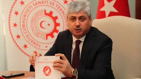 محافظ هاتاي يستقيل من منصبه ويغادر المدينة