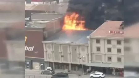 حريق هائل في محلات أثاث في أنقرة