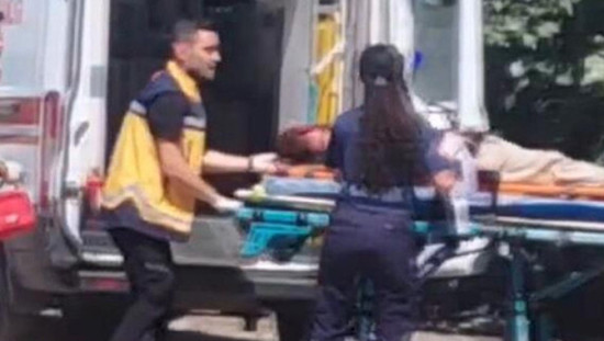 إصابة عاملَين أحدهما في خطرٍ على حياته أثناء رفع سقفٍ فولاذيّ في سلطان بيلي