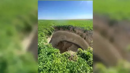 حفرة عميقة جديدة تظهر بشكل مفاجئ في ولاية ‫قونية التركية تثير الذعر