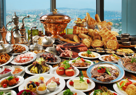 الأطعمة والمشروبات التي تعكس المطبخ التركي