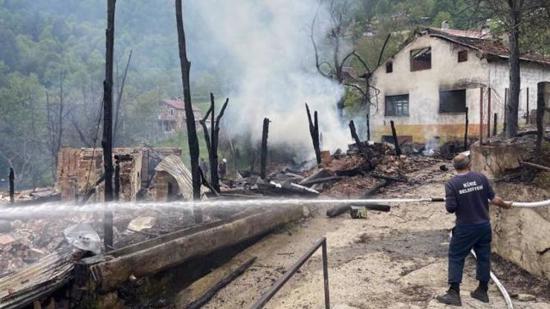 حريق هائل في ولاية كاستامونو التركية