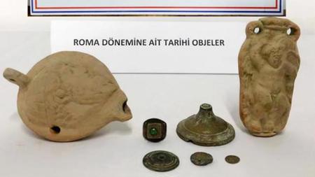 ضبط قطع أثرية تاريخية تعود للعصر الروماني في أوردو