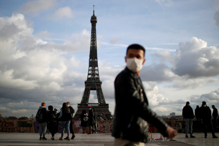 أعلى معدل يومي منذ بدء الجائحة.. فرنسا تسجل 232 ألف إصابة جديد