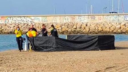 العثور على  جثة طفل مقطوعة الرأس على أحد شواطئ إسبانيا