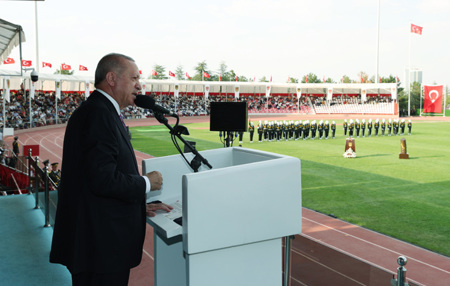 جامعة الدفاع الوطني التركية تقدم خدماتها للأتراك والأجانب