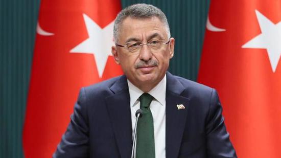 نائب الرئيس التركي يوجه كلمات قوية وحاسمة لأحزاب المعارضة