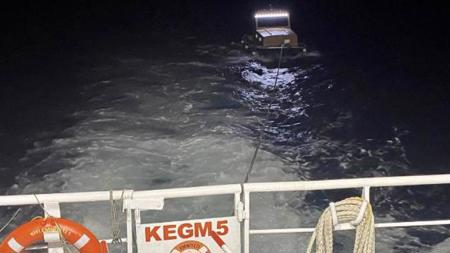إنقاذ قاربين من الغرق عند اصطدامهما قبالة ساحل بيكوز بإسطنبول