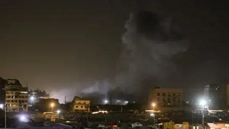 الاحتلال يقصف منازل في غزة: 8 شهداء بينهم طفلان وعائلة كاملة.. وغارات برّية وبحرية وجوّية ليلاً