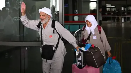 عودة أول قافلة من الحجاج إلى تركيا