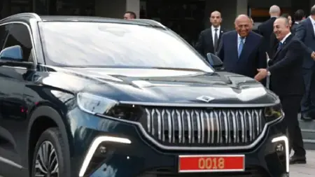 باستخدام سيارة Togg.. وزير الخارجية التركي يصطحب نظيره المصري لتناول الإفطار