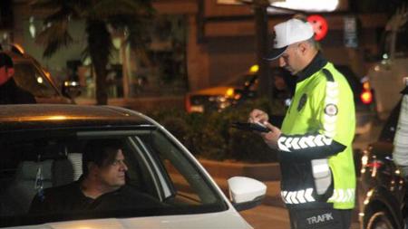 حملة اعتقالات في إسطنبول طالت 700 مطلوباً لارتكاب جرائم مختلفة