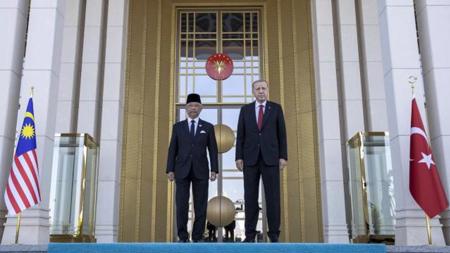 أردوغان يستقبل ملك ماليزيا في حفل رسمي مهيب