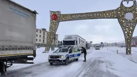 تركيا..فتح طريق بينجول- أرضروم أمام مرور الشاحنات