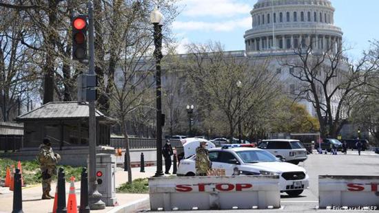 إغلاق مبنى الكونغرس الأمريكي بسبب تهديد أمني