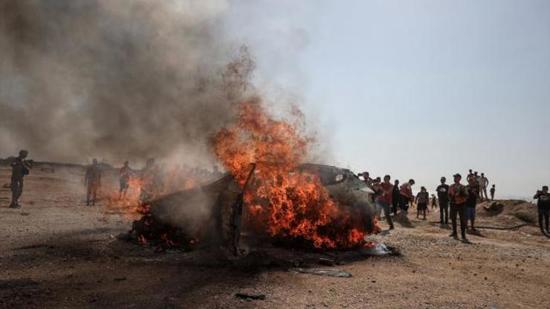 استشهاد 3 فلسطينيين بقصف الاحتلال سيارة في قطاع غزة في خرق جديد لوقف إطلاق النار