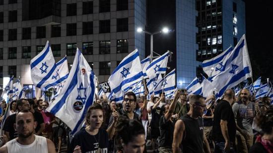مخاوف من اندلاع حرب أهلية في إسرائيل