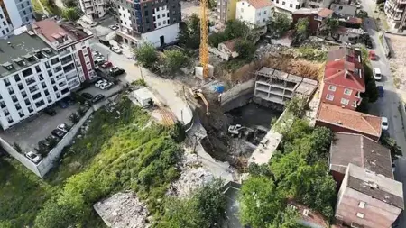 انهيار طريق أثناء أعمال البناء في إسطنبول