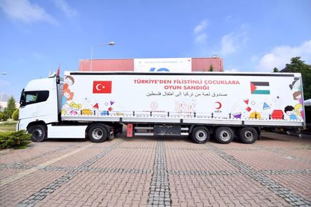 رسالة مؤثرة من أردوغان لأطفال فلسطين ضمن قافلة ألعاب