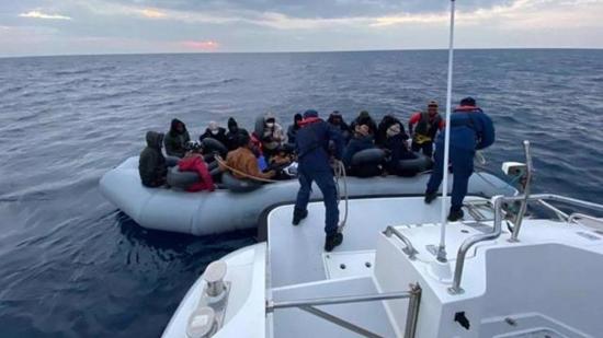 إنقاذ 212 مهاجرا غير نظامي قبالة سواحل إزمير