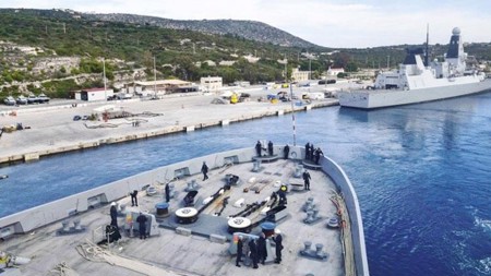 اليونان توسع قاعدتها العسكرية في جزيرة كريت