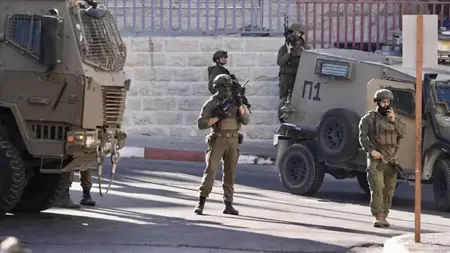 جيش الاحتلال يستولي على 16 منزلاً فلسطينياً في قصرة ويحوّلها ثكنة.. وكاتس ينفي «عنف المستوطنين»