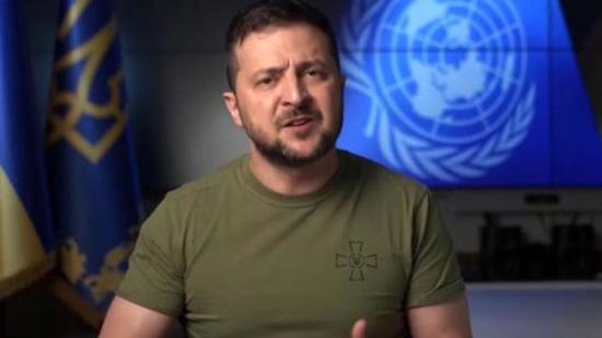 زيلينسكي: روسيا ترتكب جرائم ضد الإنسانية في أوكرانيا