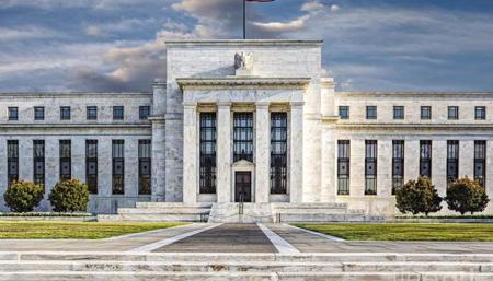 الفيدرالي الأمريكي يرفع أسعار الفائدة إلى أعلى معدل منذ 15 عاماً