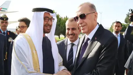 رئيس الإمارات يغرد باللغة التركية عقب لقائه أردوغان