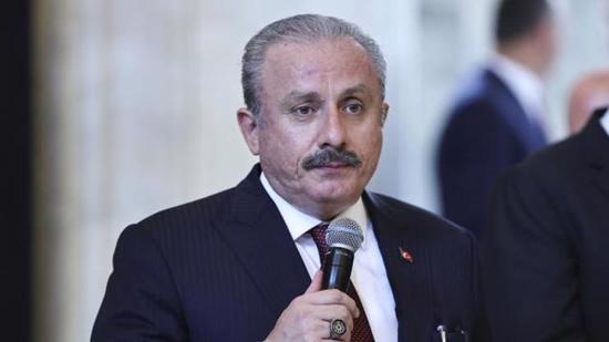 رئيس البرلمان التركي يرد بكلمات قوية على تصريحات أحد المعارضين البارزين