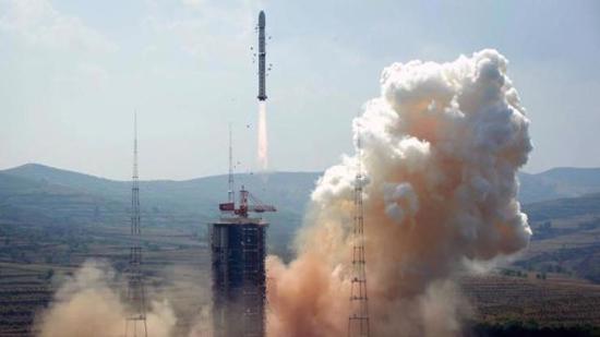  الصين تطلق 14 قمرا صناعيا إلى الفضاء في وقت واحد