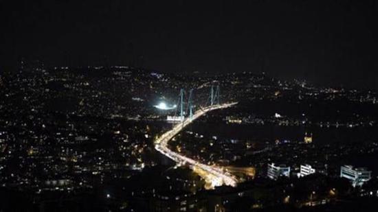 انقطاع الكهرباء عن تسعة مناطق لمدة 8 ساعات بإسطنبول اليوم 
