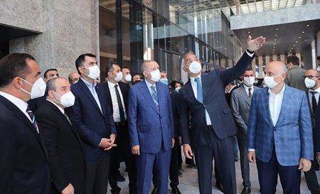 أردوغان في زيارة تفقدية لمركز أتاتورك الثقافي بإسطنبول