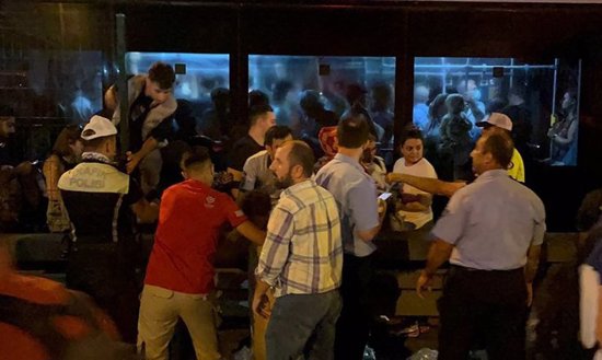 أين كان  رئيس بلدية اسطنبول إمام أوغلو  وقت وقوع حادثة المتروباص في إسطنبول؟