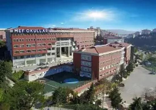 "دليل المدارس الدولية المعتمدة في إسطنبول 2026"