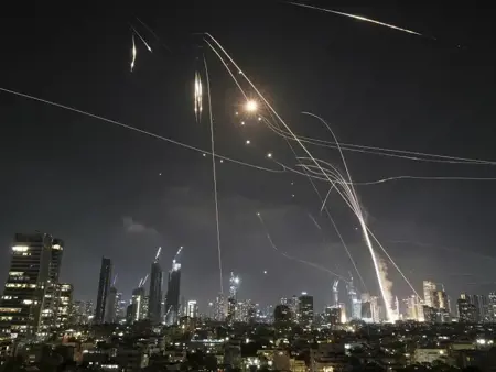 عاجل: الجيش الإسرائيلي ينفذ هجمات جوية مكثفة على طهران ومحافظات إيرانية كبرى