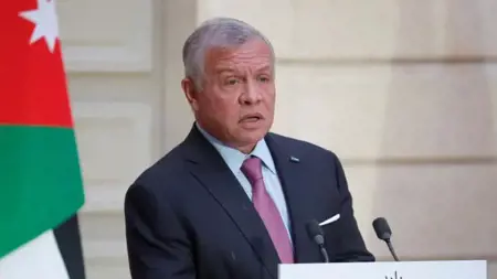العاهل الأردني يدعو المجتمع الدولي إلى اتخاذ إجراءات عاجلة لإنهاء الحرب في غزة