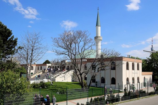 عمدة فيينا يعارض التهديد بإغلاق الهيئة الإسلامية