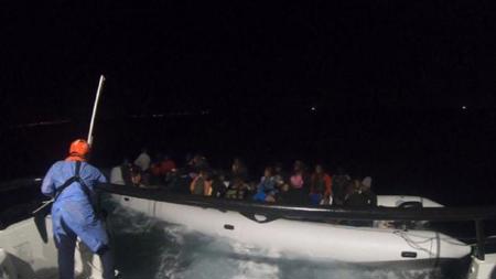 إنقاذ 73 مهاجرا غير نظامي قبالة سواحل إزمير